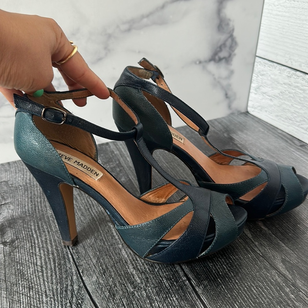 STEVE MADDEN two tone blue peep toe heels